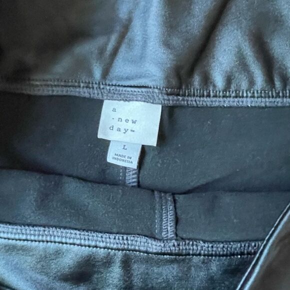 Large black faux leather leggings A NEW DAY - Picture 5 of 9